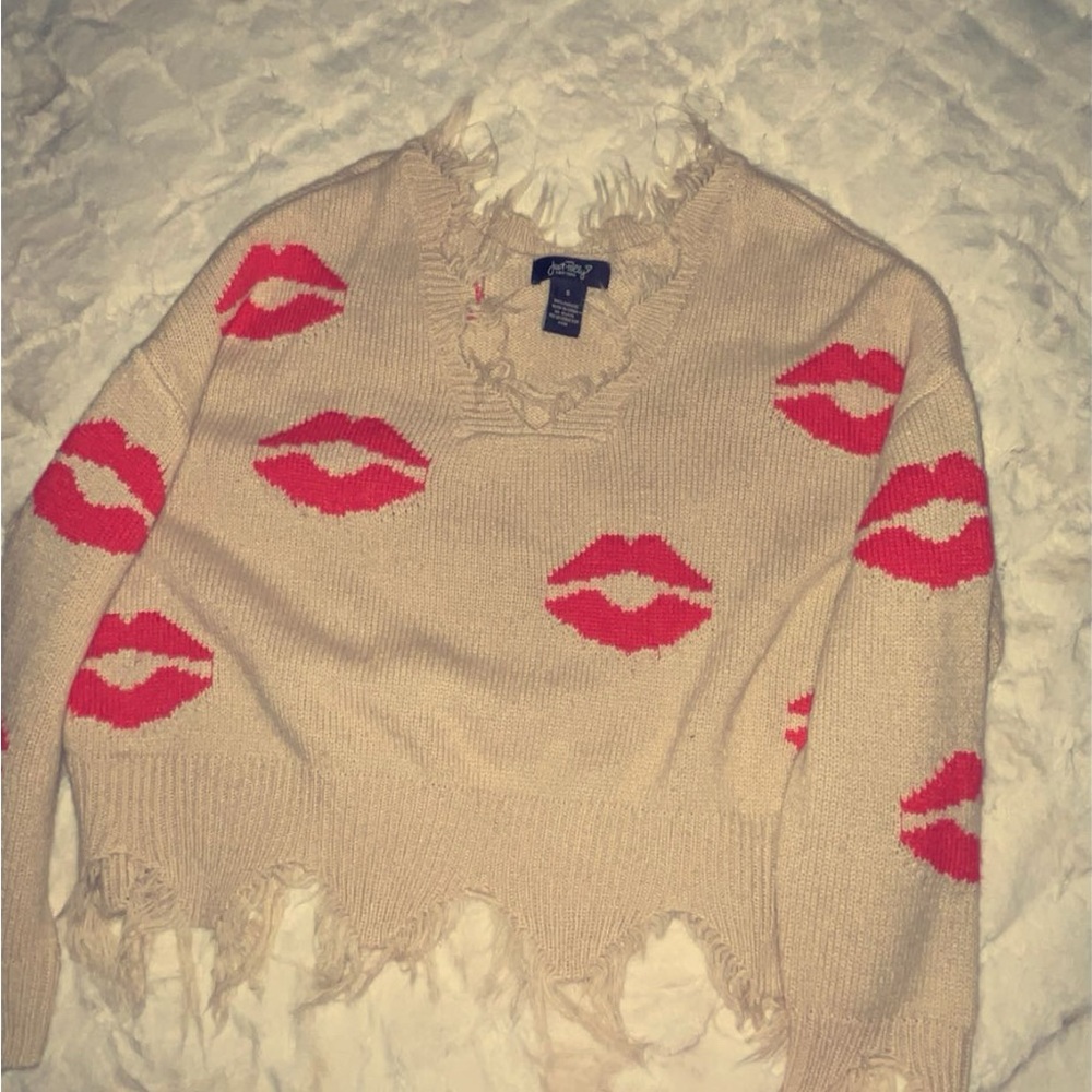 Cropped sweater kiss print